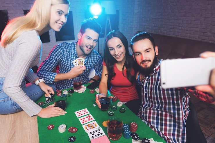 Logo e-wallet DANA, OVO, GoPay untuk deposit togel